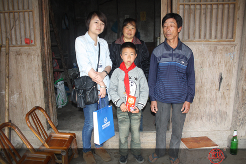 宣達(dá)集團(tuán)再赴永嘉山區(qū)小學(xué)結(jié)對(duì)幫扶
